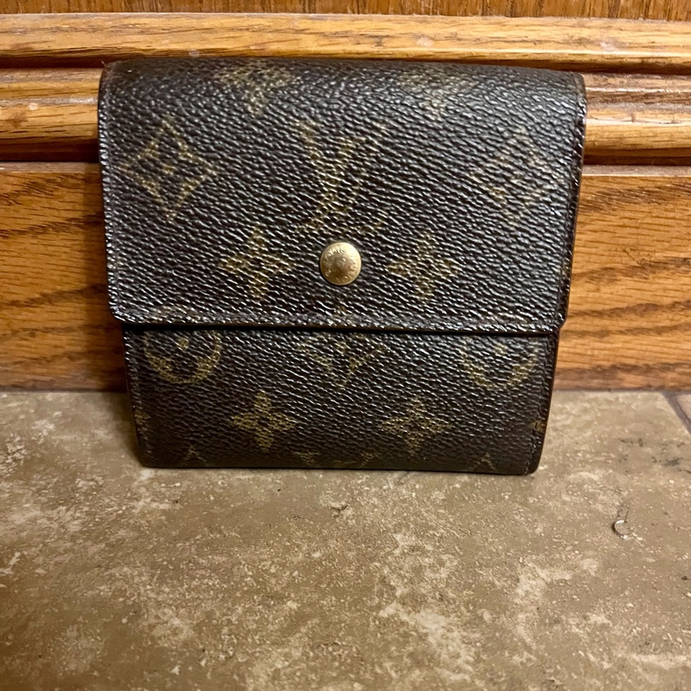 Authentic Louis Vuitton Great Condition Wallet